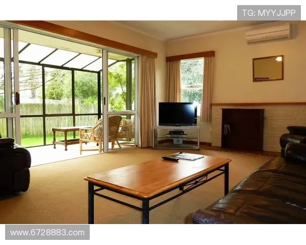 图多尔上任后长期住训练基地酒店